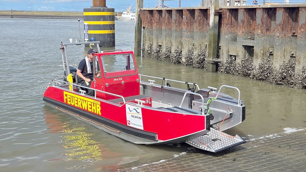Auch ein Boot wurde bei der Suche eingesetzt. Foto: Feuerwehr