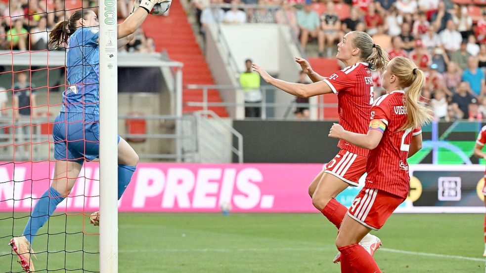 VfL-Torhüterin Stina Johannes patzt zweimal im Supercup. Foto: Peter Kneffel