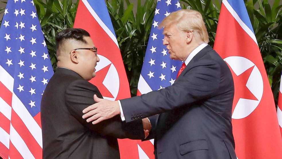 US-Präsident Trump will ein hervorragendes Verhältnis zu Nordkoreas Machthaber Kim haben. (Archivbild) Foto: Evan Vucci/AP/dpa