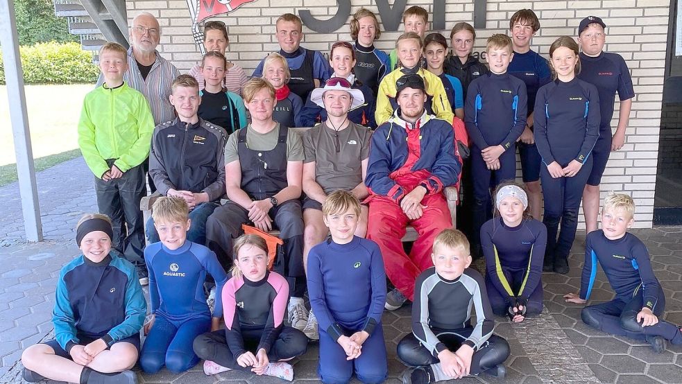 Junge Segler des Yacht Club Papenburg trainieren mehrere Tage auf dem Dümmer. Foto: Kräft