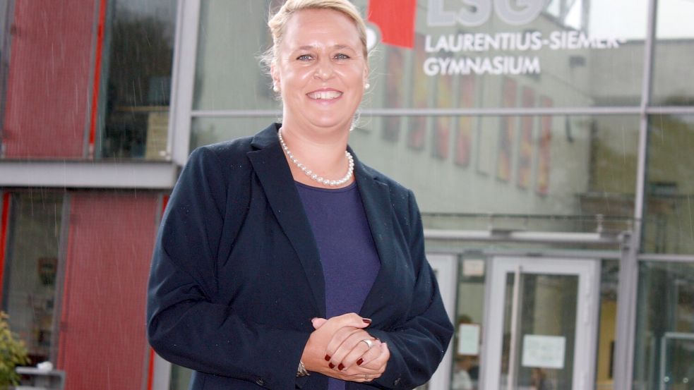 Maren Steinert hat zum 1. August die Leitung des Laurentius-Siemer-Gymnasiums in Ramsloh übernommen. Foto: Hans Passmann