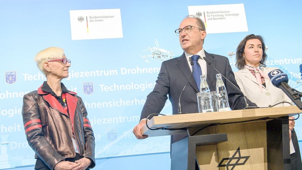 Bundesinnenminister Alexander Dobrindt warnt vor einer verschärften hybriden Bedrohungslage. Foto: Klaus-Dietmar Gabbert