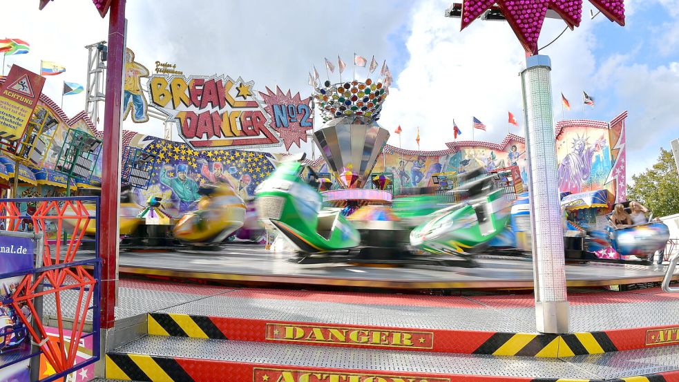 Der Break-Dancer beim Schützenfest in Emden: Welche Karussells wird es in diesem Jahr geben? Foto: Heinz Wagenaar/Archiv