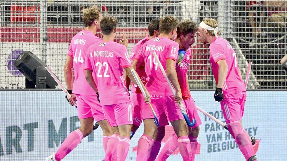 Titelverteidiger Deutschland beendete die WM-Vorrunde ungeschlagen. (Archivbild) Foto: Dirk Waem