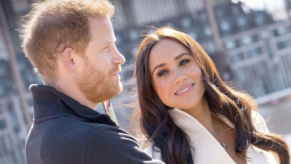 Harry und Meghan hatten sich vor Jahren vom engeren Kreis der Royals losgesagt. (Archivbild) Foto: Peter Dejong/AP/dpa