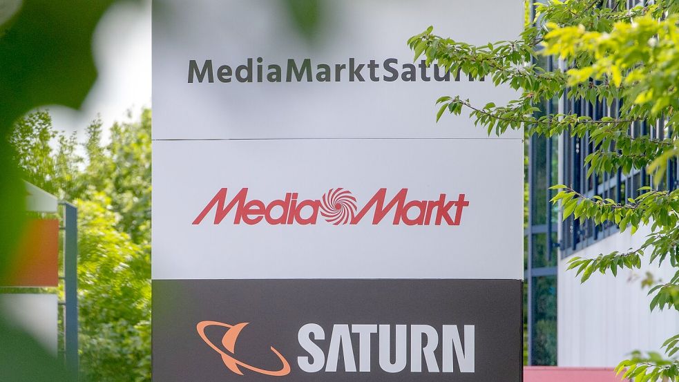 Die EU hat die geplante Übernahme der Mediamarkt-Saturn-Mutter Ceconomy durch den chinesischen Konzern JD.com unter die Lupe genommen. China geht nun dagegen vor. (Archivbild) Foto: Armin Weigel/dpa