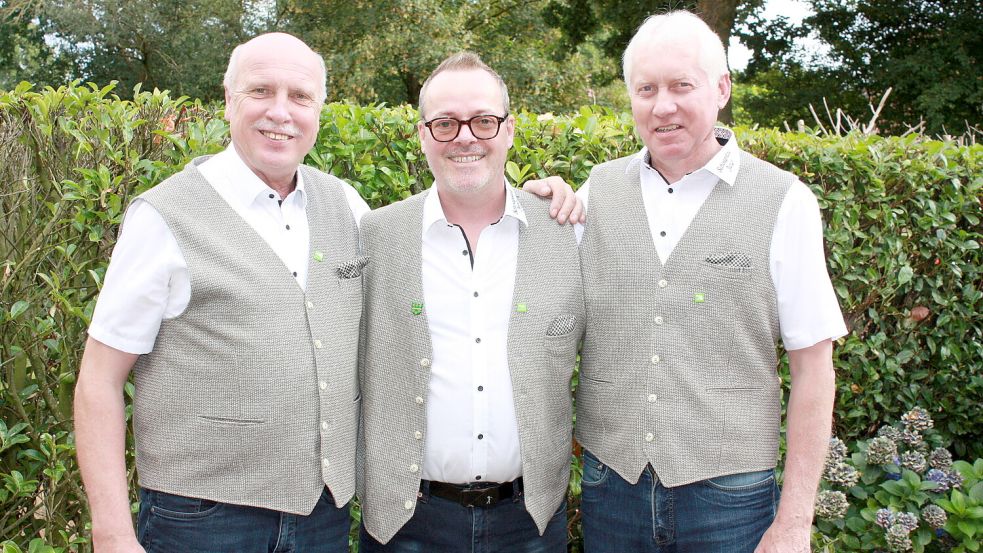 Geben ihr erstes offizielles Konzert in Eigenregie anlässlich ihres fünfjährigen Bestehens: die Schoapstall Jungs Altenoythe (von links) Richard Hardenberg, Jens Lücking und Georg Haskamp. Foto: Hans Passmann