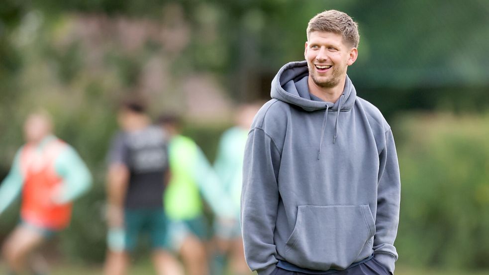 SVW-Trainer Max Beccard durfte sich über einen Auswärtssieg seiner Mannschaft freuen. Foto: Jens Doden/ Emden