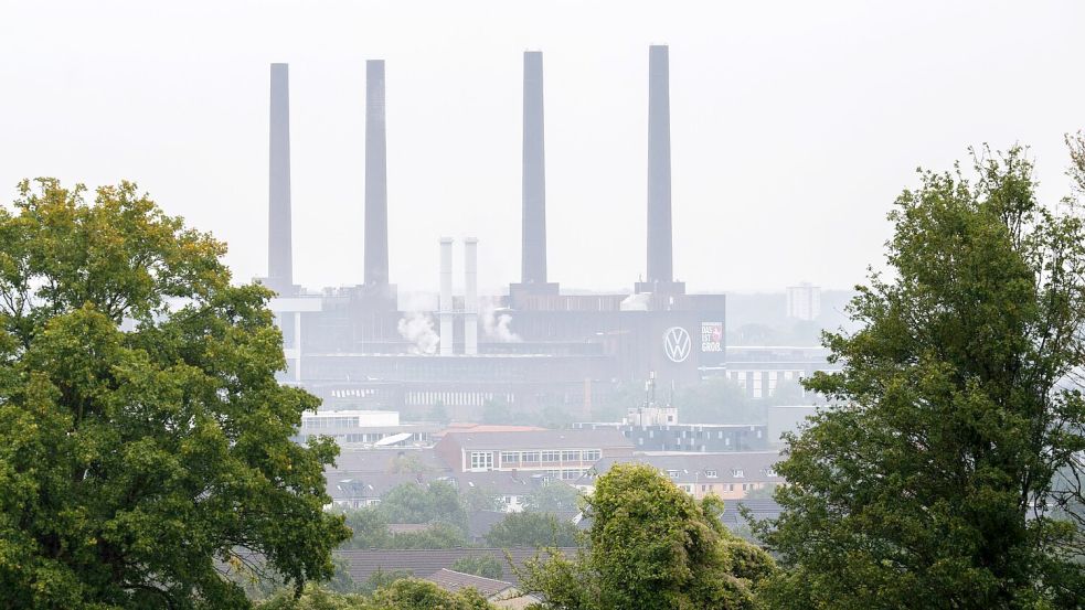 Trübe Stimmung bei Volkswagen. Können die geplanten Betriebsversammlungen Aufhellung bringen? Foto: Julian Stratenschulte