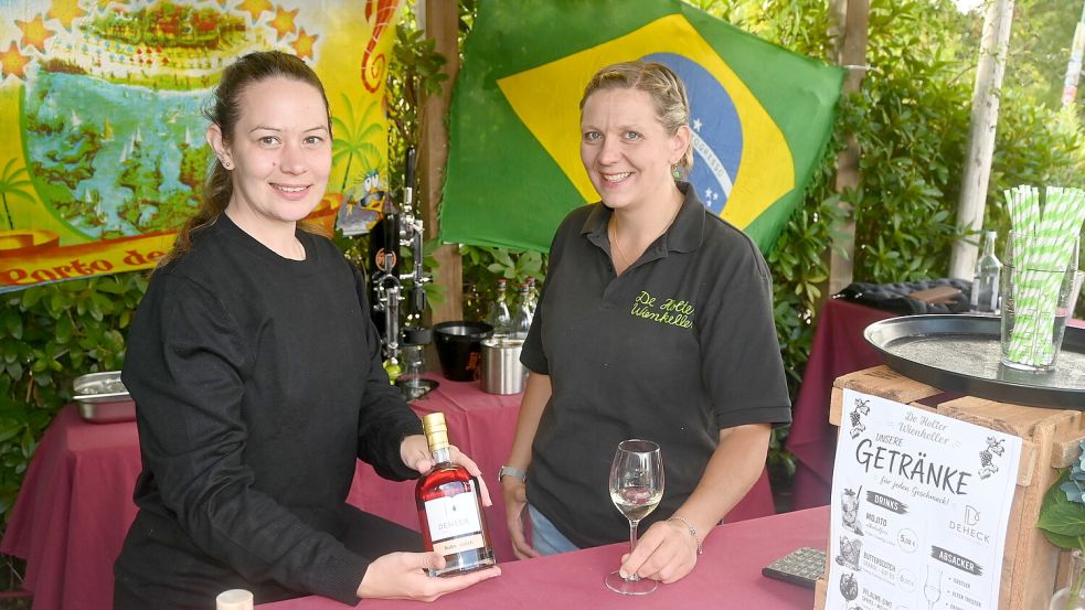 Wein, Gespräche und gute Stimmung prägten die Matinee in Holte. Foto: Holger Weers