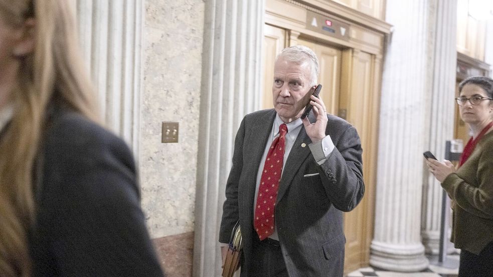 Der republikanische Senator von Alaska, Dan Sullivan, tritt erneut zur Senatswahl an. Foto: IMAGO/CNP/AdMedia