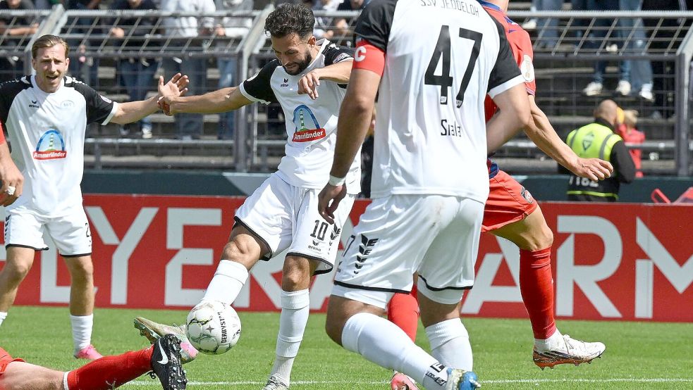 Schuss ins Glück: Kamer Krasniqi trifft für den SSV Jeddeloh II gegen den 1. FC Heidenheim zum zwischenzeitlichen 1:1-Ausgleich. Foto: Carmen Jaspersen