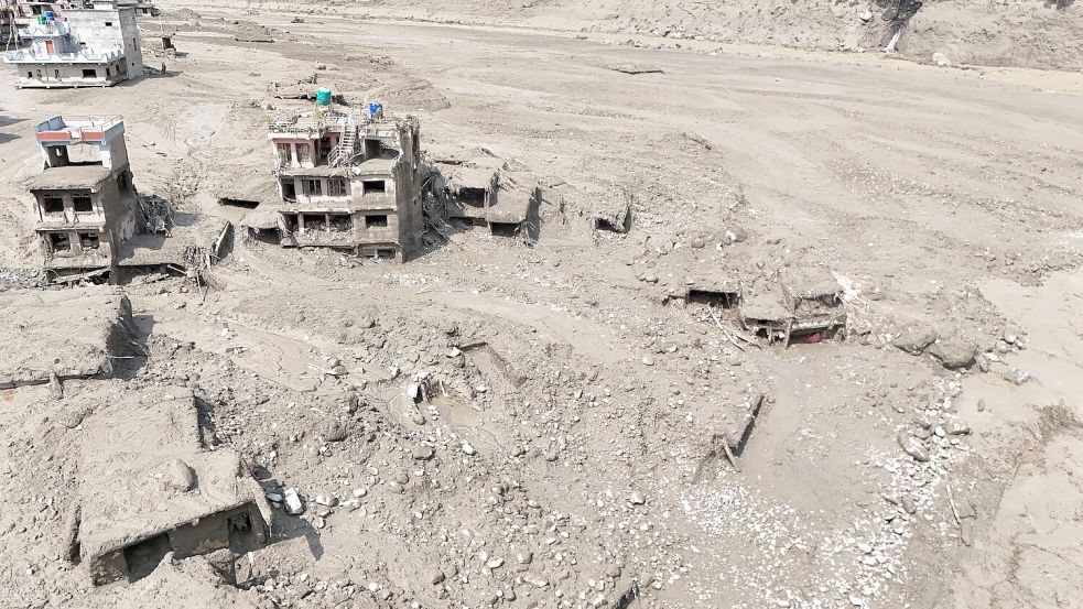 Viele Häuser wurden von den Schlammassen mitgerissen. Foto: Skanda Gautam