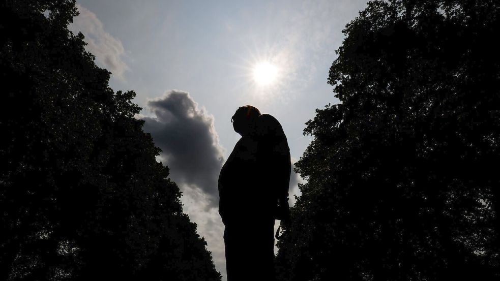 Dem RKI zufolge wird typischerweise ab einer Wochenmitteltemperatur von 20 Grad ein hitzebedingter Anstieg der Sterblichkeit sichtbar. (Symbolbild) Foto: Julian Stratenschulte