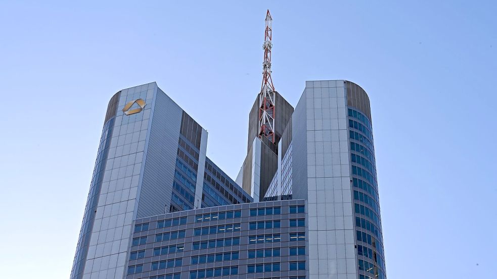 Die Commerzbank wird seit Monaten von der Unicredit umworben (Archivbild) Foto: Michael Brandt