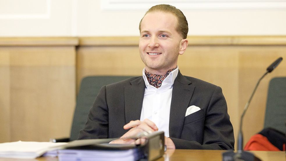 Hendrik Holt war im Jahr 2020 im Berliner Hotel Adlon festgenommen und 2022 nach einem Geständnis zu einer mehrjährigen Haftstrafe wegen Betrugs verurteilt worden. Foto: Friso Gentsch/dpa