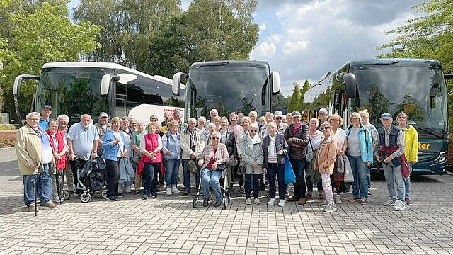 Eine Gruppe von Bürgerinnen und Bürgern aus Großwolde hat den Park der Gärten in Bad Zwischenahn besucht. Foto: Privat