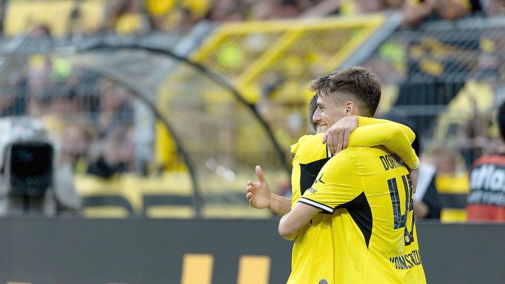 Giannis Konstantelias (r) tat dem Spiel des BVB sehr gut. Foto: Fabian Strauch
