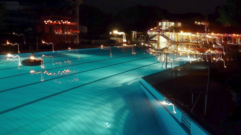 Lichtquellen rund um das Gelände und im Becken sollen für eine besondere Kulisse sorgen. Foto: Gemeinde Apen