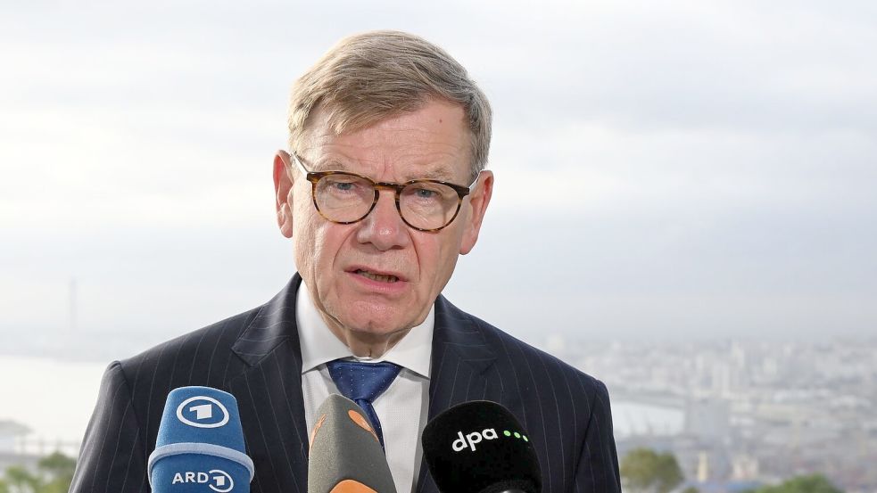 Außenminister Johann Wadephul (CDU) hatte sich am Morgen vor Journalisten in Algier geäußert. Foto: Michael Brandt