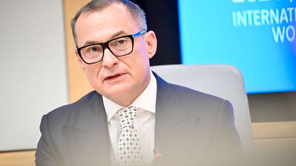 Ein Ausstieg aus der Gemeinschaftswährung wäre unverantwortlich und extrem gefährlich, mahnt Bundesbank-Präsident Joachim Nagel. Foto: Sebastian Gollnow/dpa