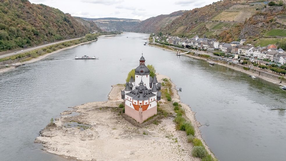 Seit Mitte August wurden am Pegel Kaub steigende Wasserstände verzeichnet, seit einigen Tagen geht es wieder runter. Foto: Boris Roessler