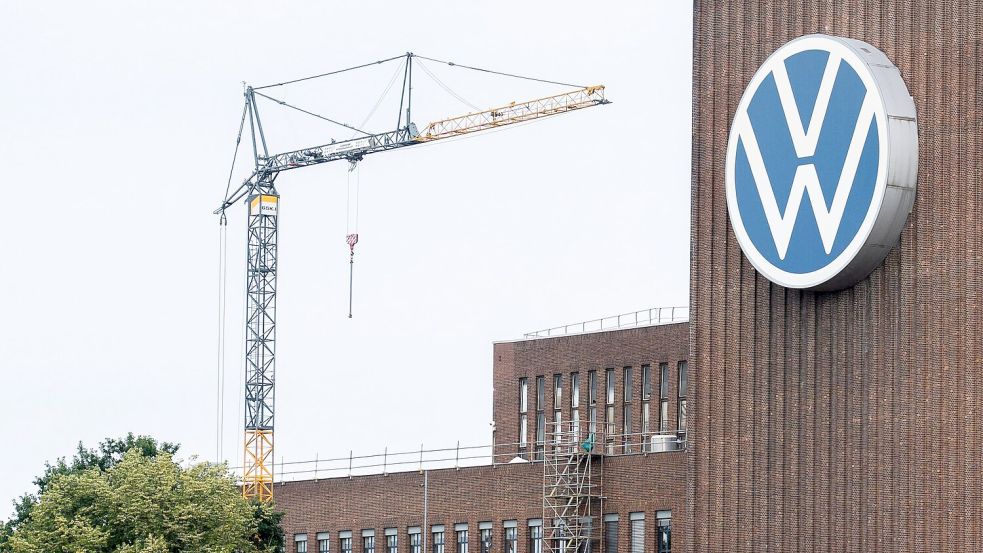 Nach einer Einigung im VW-Aufsichtsrat soll es im Konzern grundlegende Veränderungen. (Archivbild) Foto: Julian Stratenschulte