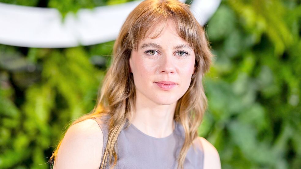 Alicia von Rittberg spielt Königin Silvia für Prime Video und Sat.1 in der Serie „Queen Silvia“. (Archivbild) Foto: Rolf Vennenbernd