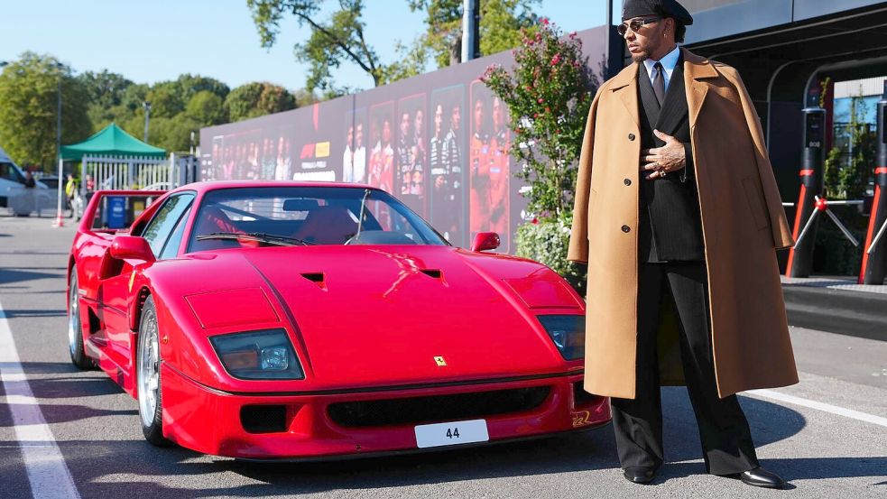 Großer Auftritt: Lewis Hamilton vor dem Ferrari-Heimspiel. Foto: Bradley Collyer