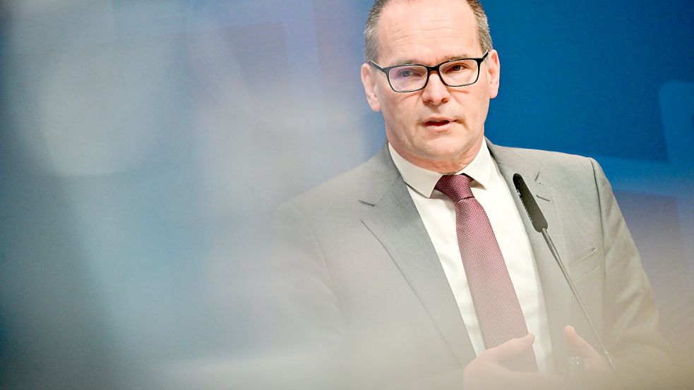 Niedersachsens Wirtschaftsminister Grant Hendrik Tonne wird an diesem Freitag, 4. September 2026, im Emder VW-Werk erwartet. DPA-Foto: Sebastian Gollnow