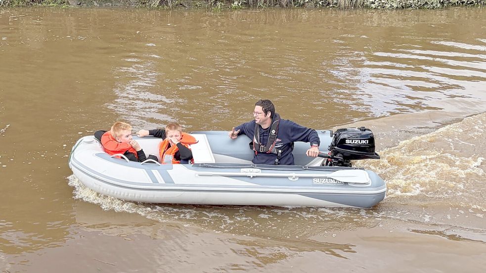 Erste Fahrmanöver auf dem Wasser gehören zum Start der Jugendabteilung. Foto: Thomas Krallmann