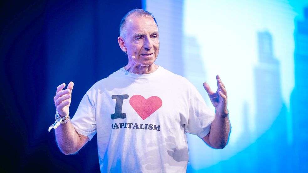 „Wir sind zum Schreckbild geworden“: Bestsellerautor und Historiker Dr. Dr. Rainer Zitelmann zeichnet im Clasen Talk eine bittere Bilanz des Wirtschaftsstandorts Deutschland. Foto: Max Saeling