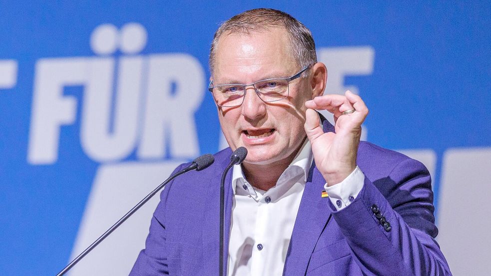 AfD-Chef Tino Chrupalla spricht von einer blauen Welle und setzt auf steigenden AfD-Zuspruch auf Bundesebene (Archivbild) Foto: Jens Büttner