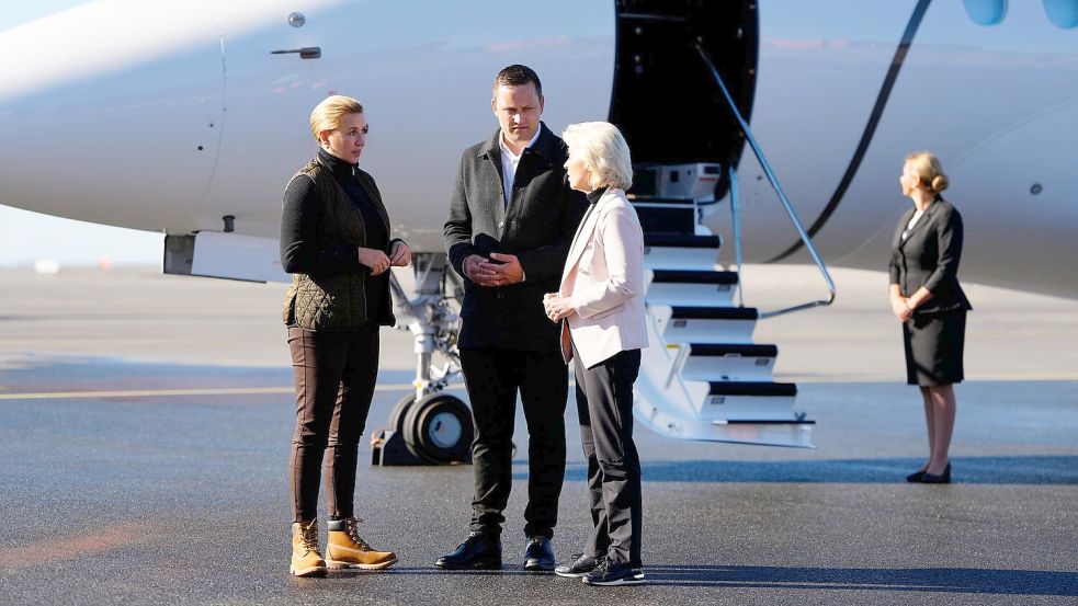 Ist bis Montag zu Gast in Grönland: EU-Kommissionspräsidentin Ursula von der Leyen (r). Foto: Mads Claus Rasmussen/Ritzau Scan