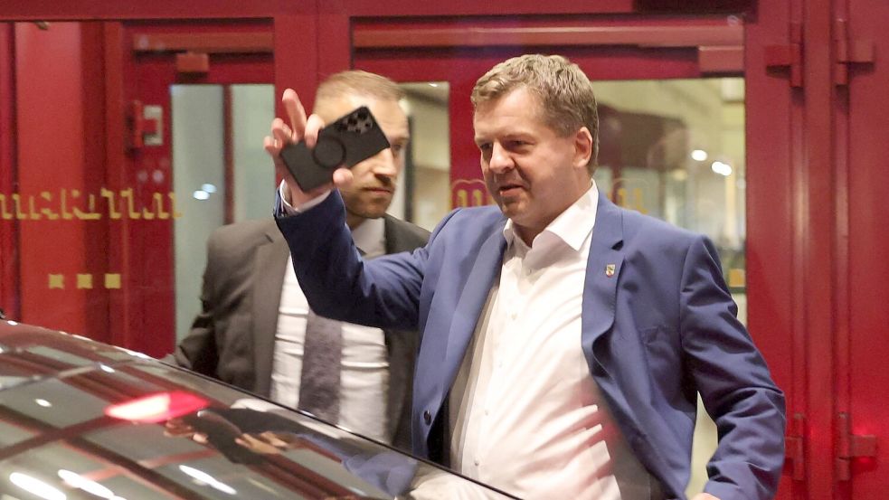 Ministerpräsident und CDU-Landeschef Sven Schulze will am Abend mit dem Landesvorstand in Sachsen-Anhalt über das weitere Vorgehen sprechen. Foto: Jan Woitas/dpa