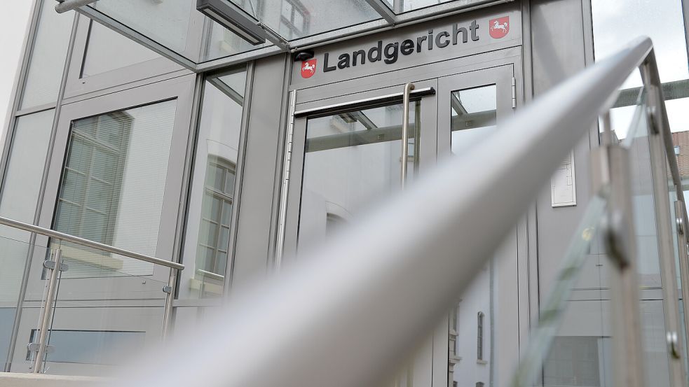 Vor dem Landgericht Aurich ist das Verfahren gegen einen 37-jährigen Mann aus Emden mit einem Urteil zu Ende gegangen. Foto: Klaus Ortgies/Archiv