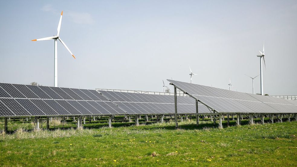 Wind und Sonne sind wichtige Stromlieferanten für Deutschland. (Symbolbild) Foto: Jan Woitas