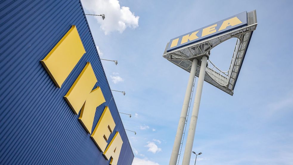 Ein bekanntes Logo: Der Möbelriese Ikea. (Archivbild) Foto: Oliver Berg