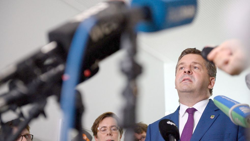 Noch-Ministerpräsident Sven Schulze (CDU) steht im Fokus der Medien - und auch seiner Partei. Foto: Klaus-Dietmar Gabbert