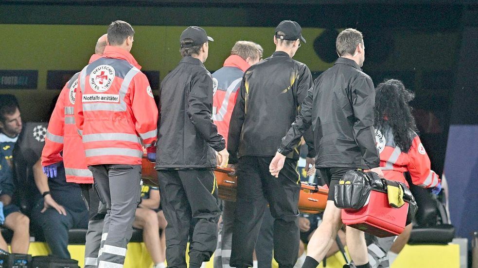 Konstantinos Karetsas wurde zu weiteren Untersuchungen ins Krankenhaus gebracht. Foto: Bernd Thissen/dpa