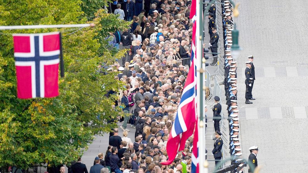 Tausende Menschen erwiesen König Harald die letzte Ehre. Foto: Cornelius Poppe/NTB Scanpix/AP/d