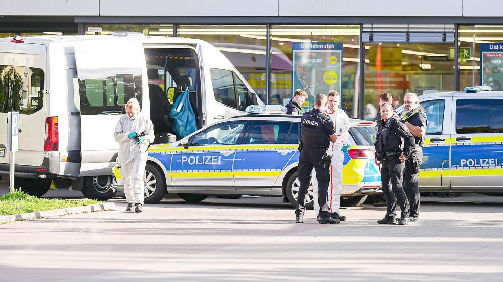 In einem Ratzeburger Supermarkt ist nach Polizeiangaben eine Frau getötet worden. Foto: Marcel von Fehrn