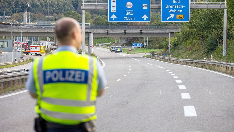 Sieben Stunden lang ging nichts mehr am Grenzübergang. Foto: Philipp von Ditfurth/dpa