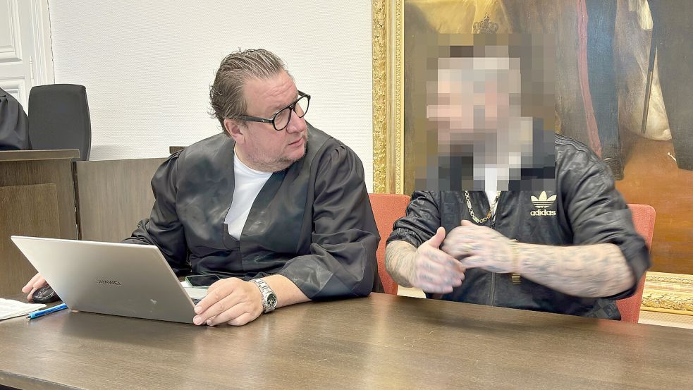 Der Angeklagte wird von Rechtsanwalt Matthias Gelhaus verteidigt. Foto: Daniel Noglik/Archiv