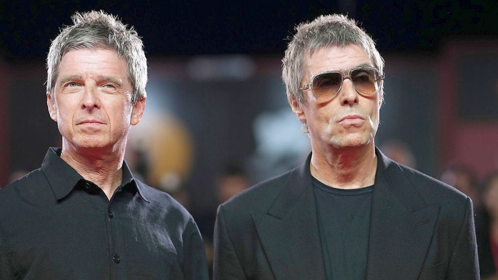 2025 standen die Brüder Liam und Noel Gallagher erstmals seit Jahren wieder gemeinsam auf der Bühne. (Archivbild) Foto: Scott A Garfitt