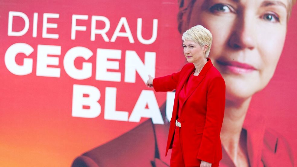 Schwesig präsentiert sich als Frau gegen Blau und kann gegen den Trend der SPD im Bund Stimmen sammeln. Foto: Jens Büttner