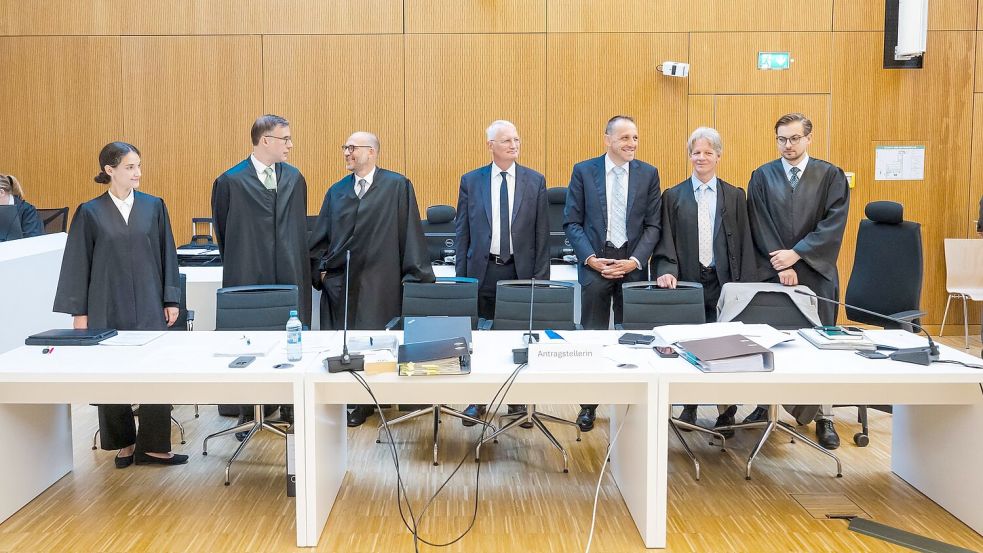 Der Wirt Alexander Egger hat fünf Anwälte und einen Sachverständigen an der Seite. Foto: Tobias Hase