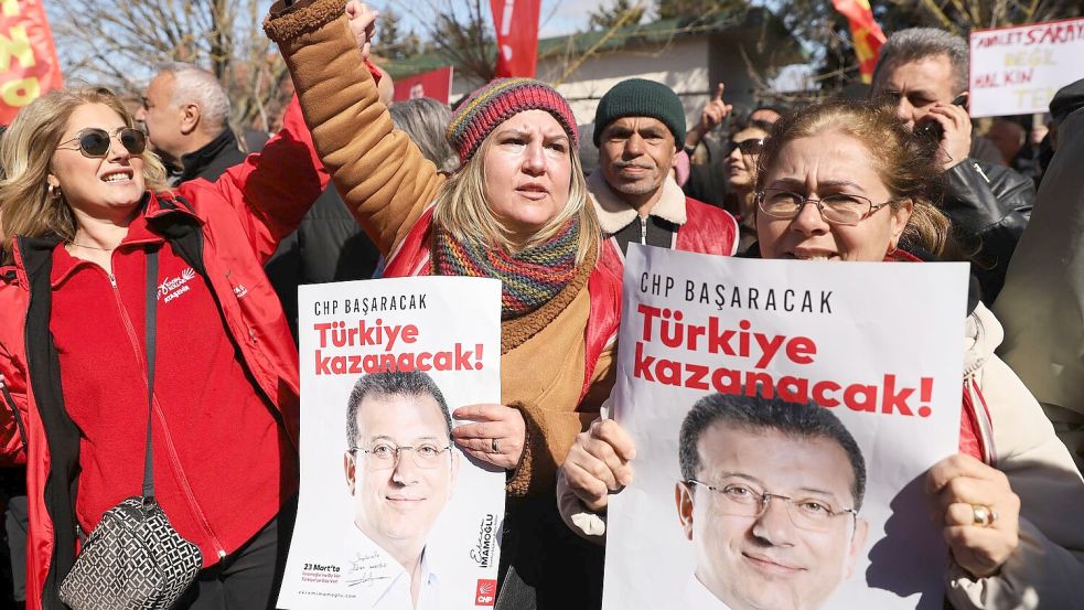 Die Verhaftung des Istanbuler Bürgermeisters löste Proteste aus. Foto: Dilara Acikgoz/AP/dpa