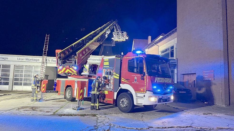 Der Einsatz in Norden dauerte über zweieinhalb Stunden. Foto: Feuerwehr Norden/Thomas Weege