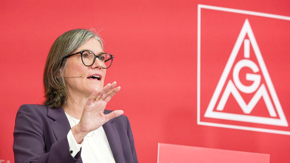 IG Metall-Chefin Christiane Benner: „Es ist längst Zeit für einen Weckruf Richtung Arbeitgeber und Richtung Politik.“ (Archivbild) Foto: Hannes P Albert/dpa